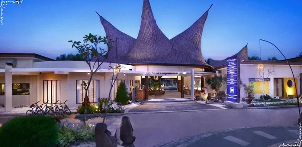 Aston Sunset Beach Resort - Quần đảo Gili Ngoại thất bức ảnh