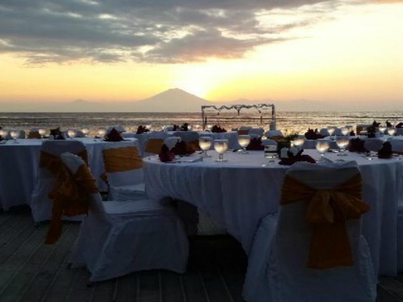 Aston Sunset Beach Resort - Quần đảo Gili Ngoại thất bức ảnh