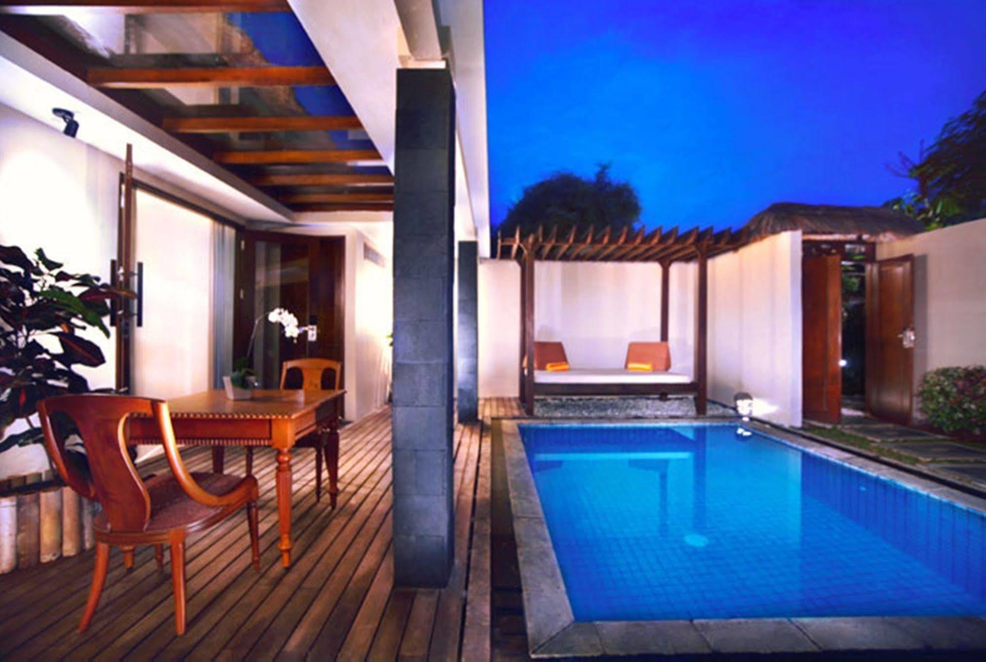 Aston Sunset Beach Resort - Quần đảo Gili Ngoại thất bức ảnh