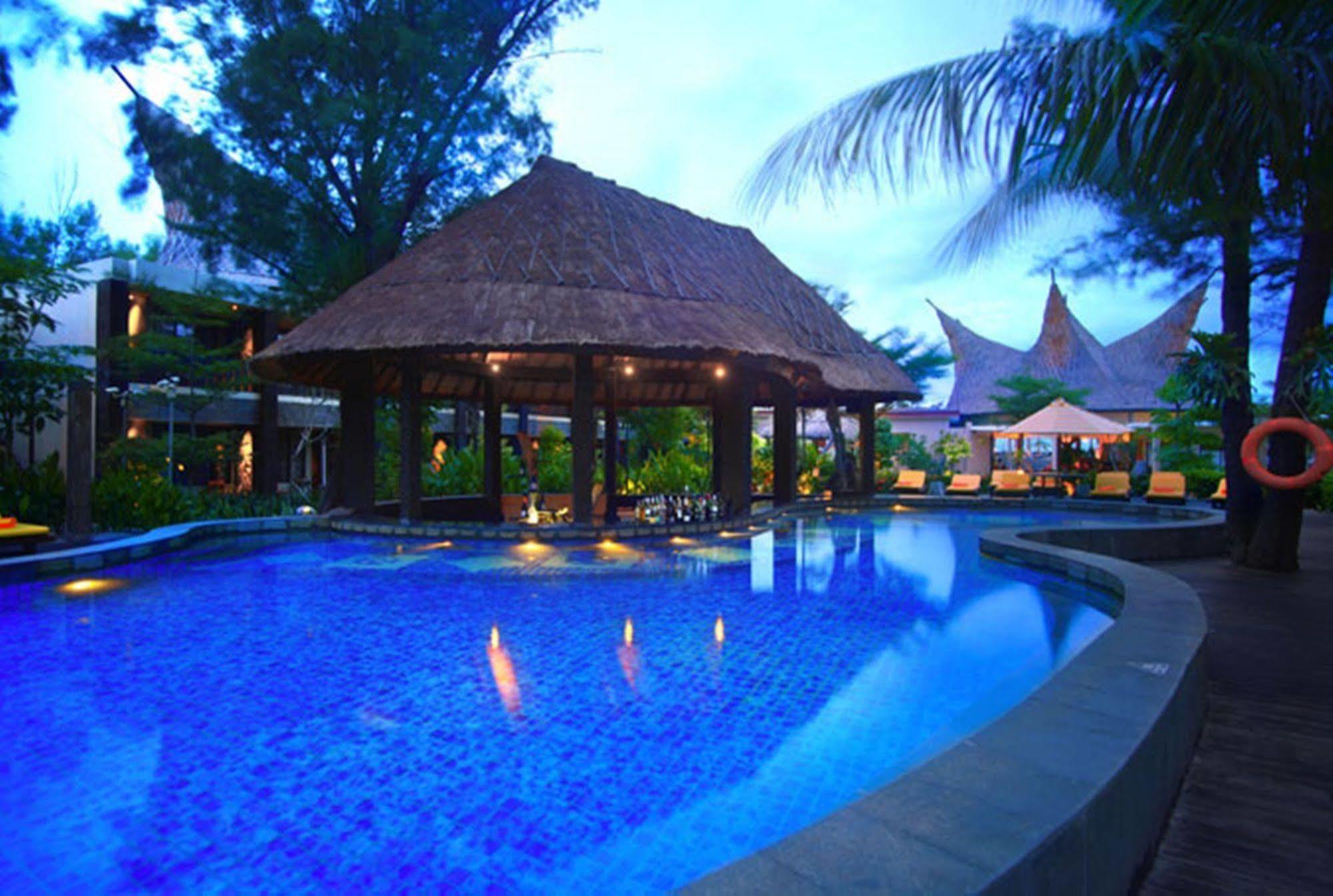 Aston Sunset Beach Resort - Quần đảo Gili Ngoại thất bức ảnh